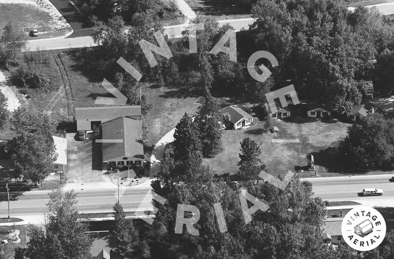 Lerouxs Rustic Cabins - 1998 Aerial (newer photo)